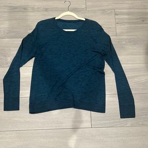 Lululemon mash long sleeve lightly worn top